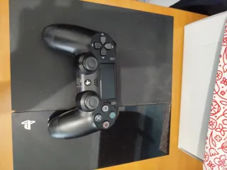 PlayStation 4 (PS4) Nera