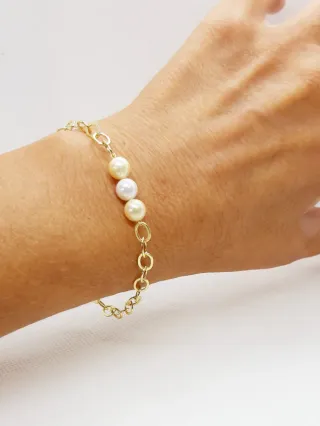 Pulsera bañada en oro con perlas