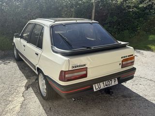 Peugeot 309 1989