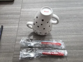 Set colazione Gocciole tazze e cucchiaini