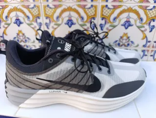 Nike Lunar Roam Gris/Blanco