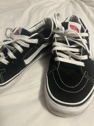 ROPA Y CALZADO VARIADO