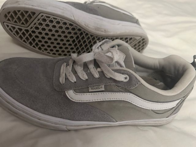 ROPA Y CALZADO VARIADO