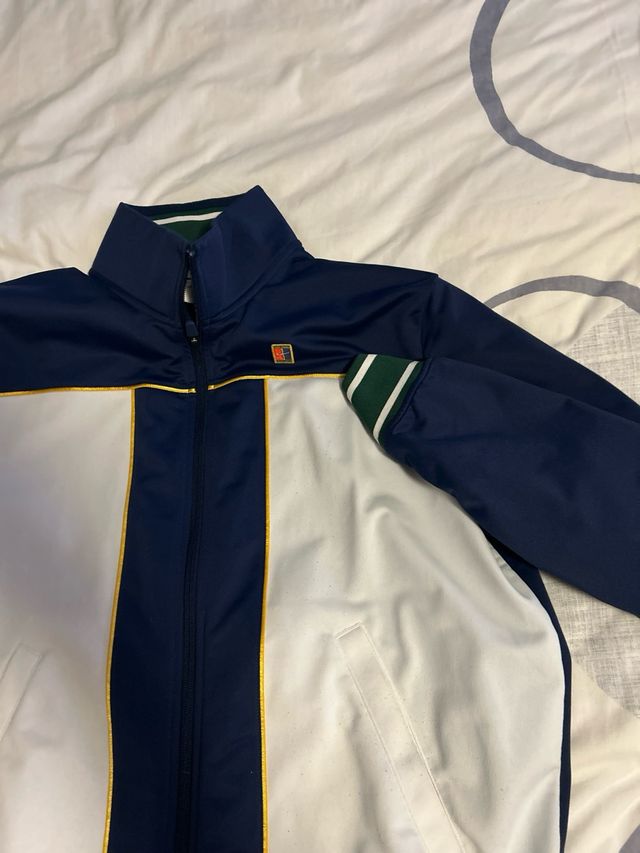 ROPA Y CALZADO VARIADO