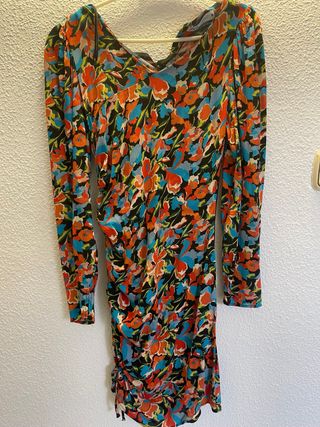 Vestido floral ajustado Zara