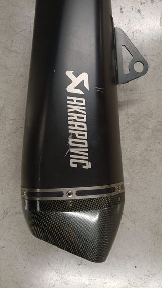 ESCAPE BMW F 800 R AKRAPOVIC