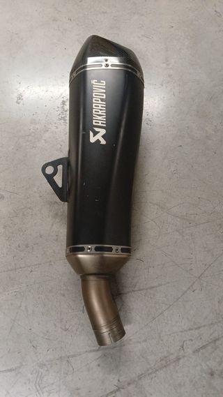 ESCAPE BMW F 800 R AKRAPOVIC