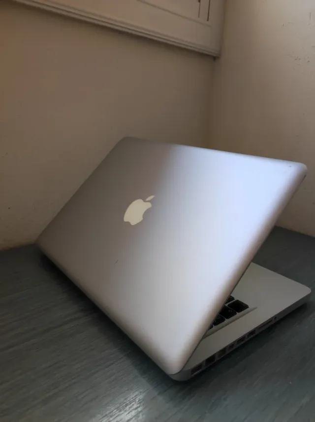 MacBook Pro 13 8GB RAM 500GB