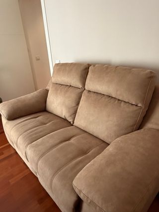 Sofá de 2 plazas en tela beige