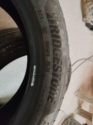 2 Neumáticos brigestone 225/44R17 94W