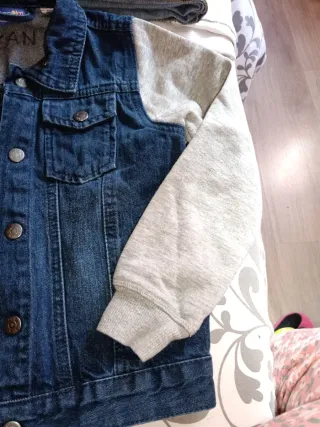 Cazadora vaquera niño azul y gris. Talla 116