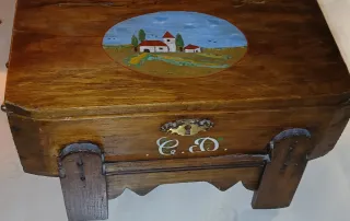 Caja antigua tipo baúl con cerradura hermetica