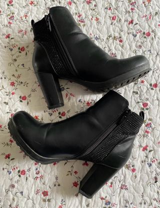 Tronchetto nero con strass, n. 38