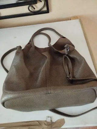 Bolso marrón de piel