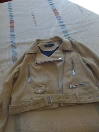 Chaqueta Zara color  mostaza Mujer