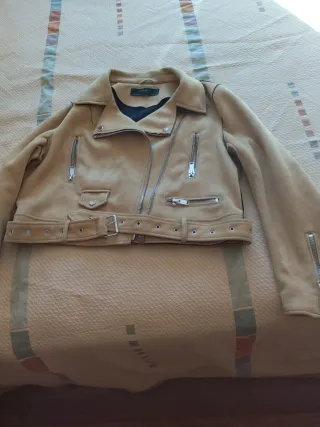 Chaqueta Zara color  mostaza Mujer