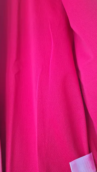 Chaqueta cortavientos Reebok roja