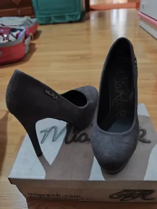 Zapatos tacón Miarock ante gris talla 36