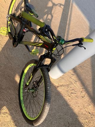 Specialized P2 Dirt Jump Bike