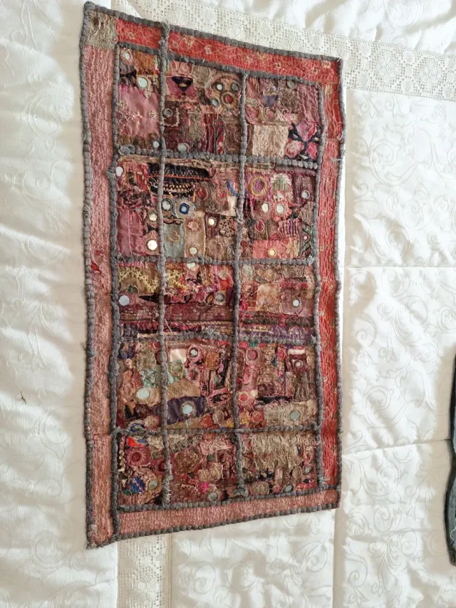 Arazzo e cuscino indiani del Rajastan