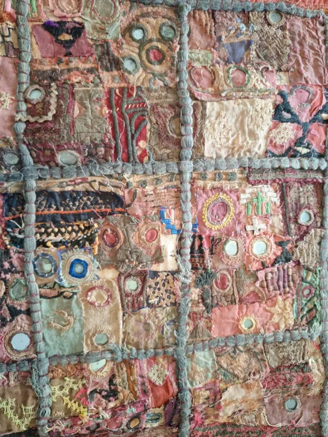 Arazzo e cuscino indiani del Rajastan