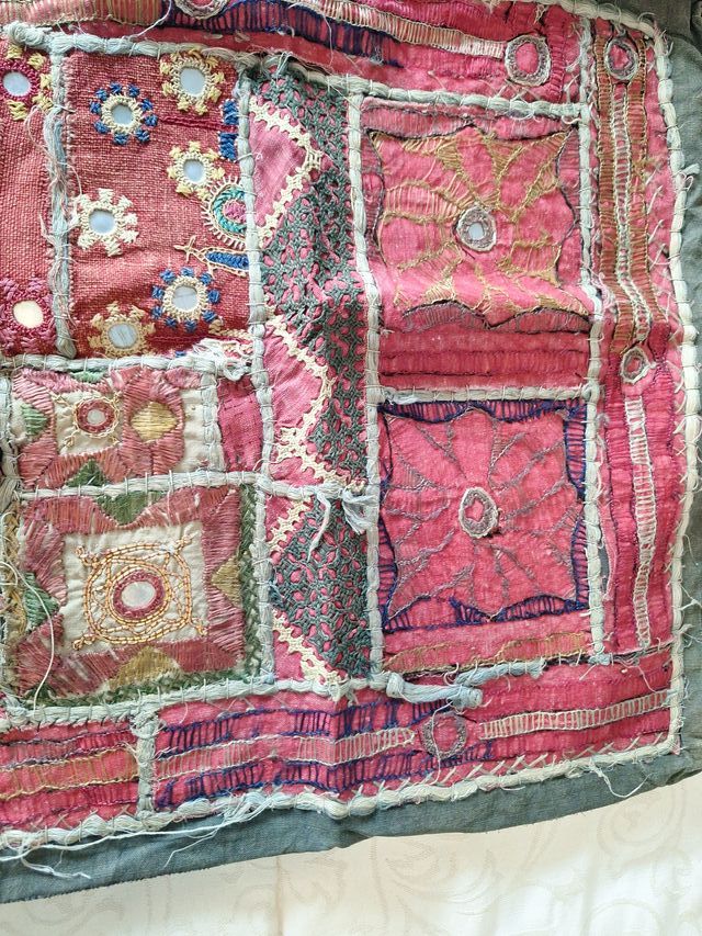 Arazzo e cuscino indiani del Rajastan