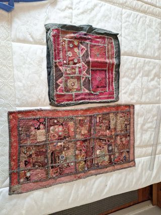 Arazzo e cuscino indiani del Rajastan