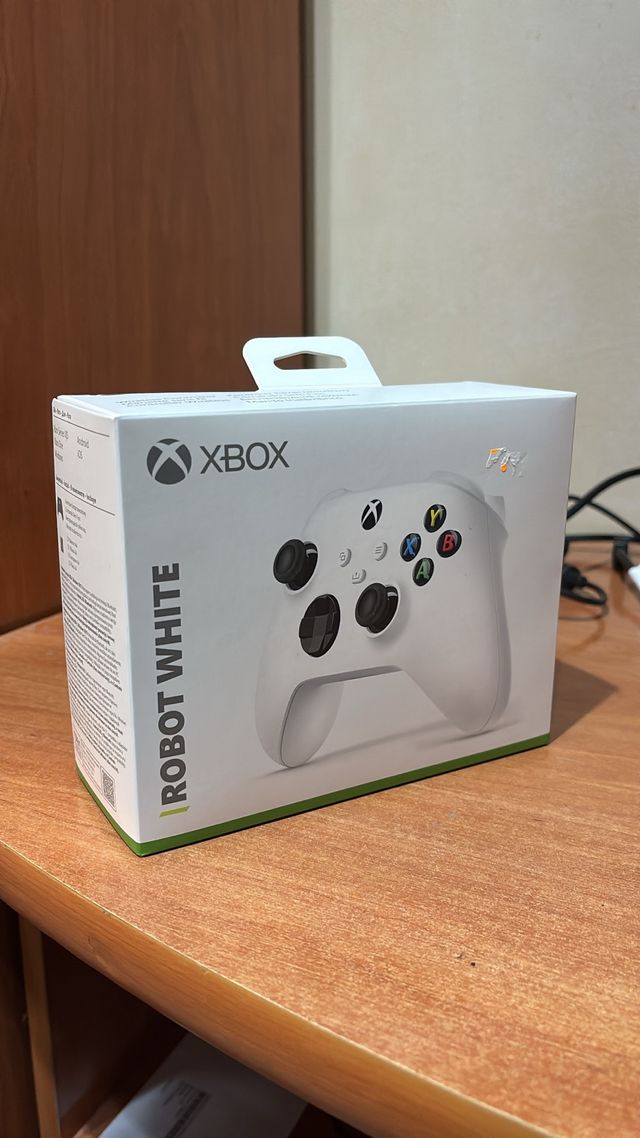 Mando Xbox Robot White