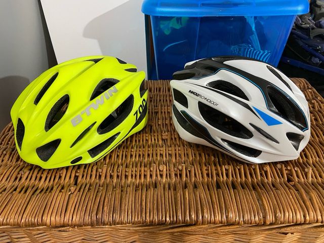 2 Cascos Bicicleta Btwin y In-Mold 20 € cada uno