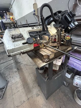 Sierra de cinta para metal