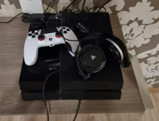 Consola PlayStation 4 Negra sin juegos