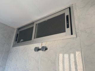Ventana aluminio con cristal