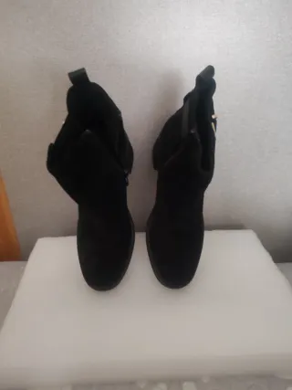 Botín Negro Talla 39 Sin Estrenar