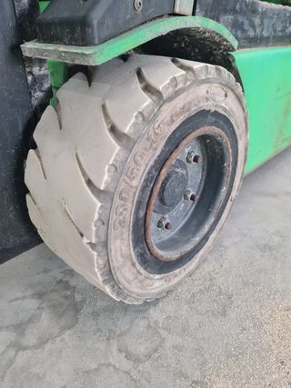 Carretilla elevadora CESAB B418