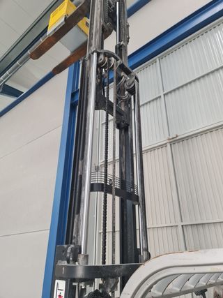 Carretilla elevadora CESAB B418