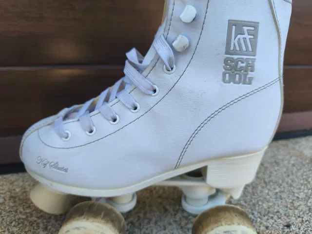 Patines 4 ruedas blancos talla 34