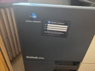 Konica Minolta C224e Impresora Escáner