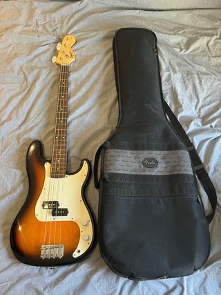 Bajo Eléctrico Squier Precision Bass Fender