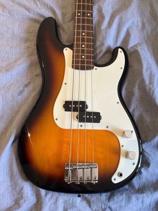 Bajo Eléctrico Squier Precision Bass Fender