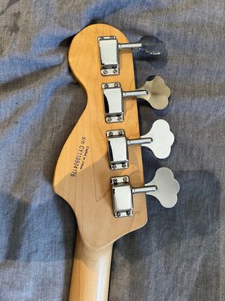 Bajo Eléctrico Squier Precision Bass Fender