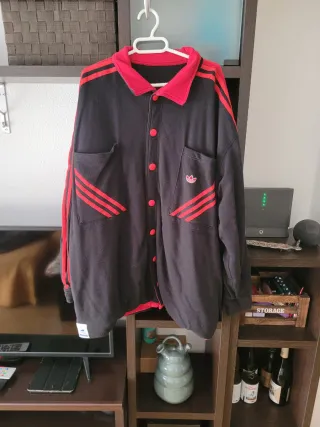 Chaqueta Adidas Negra y Roja