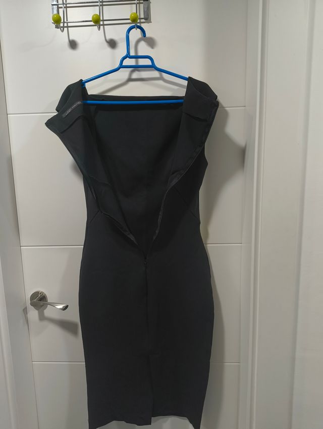 vestido entallado negro