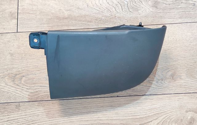 Moldura Esquina Izquierda Trasera Vivaro