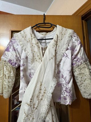 Vestido Fallera Niña Lila y Blanco talla 14 años.
