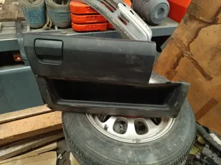 Guantera BMW E36 Compact