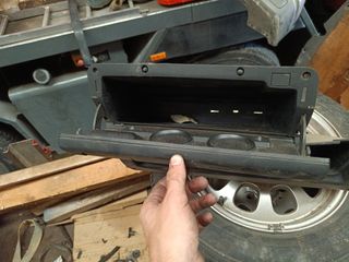 Guantera BMW E36 Compact