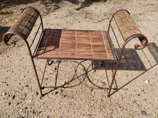 2 Bancos de hierro forjado decorativos