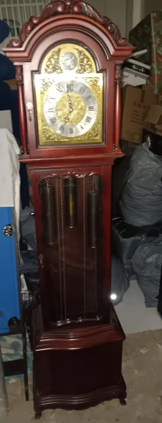 Reloj de péndulo antiguo madera