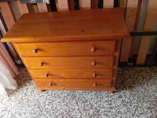 Cómoda de madera