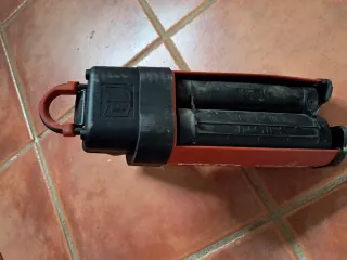 Pistola Hilti para cartucho químico